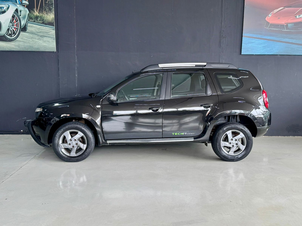 Renault Duster Preto