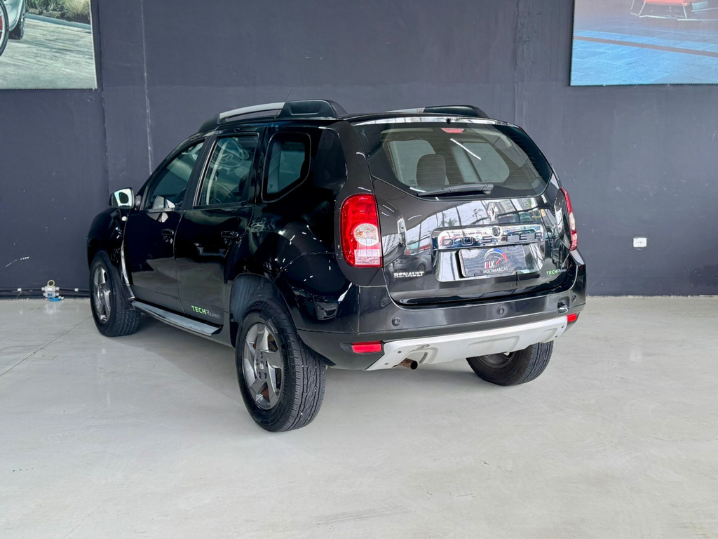 Renault Duster Preto