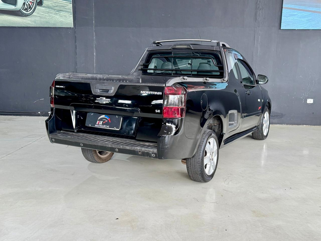 Chevrolet Montana Preto