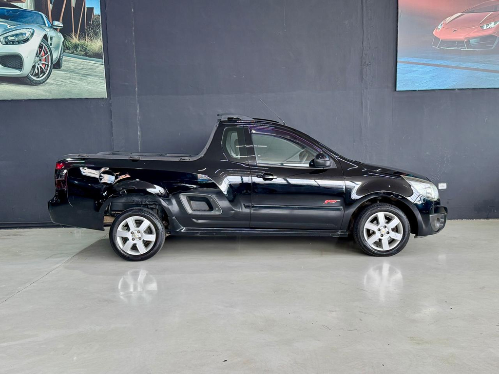 Chevrolet Montana Preto