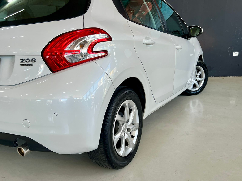 Peugeot 208 Branco