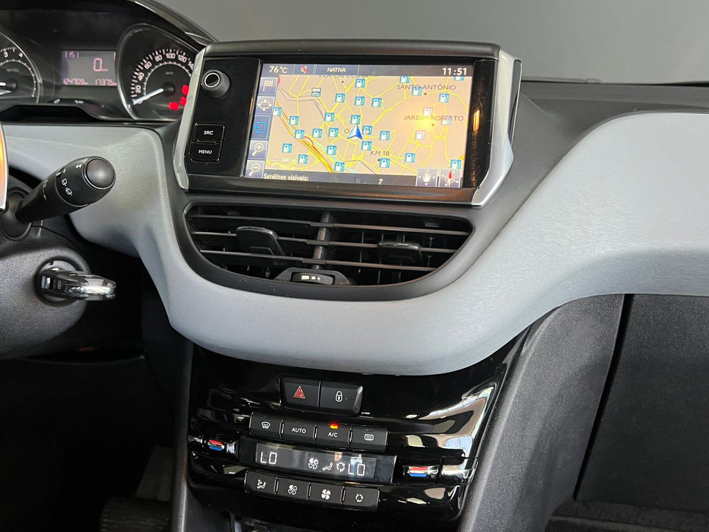 Peugeot 208 Branco