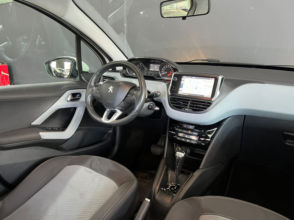 Peugeot 208 Branco