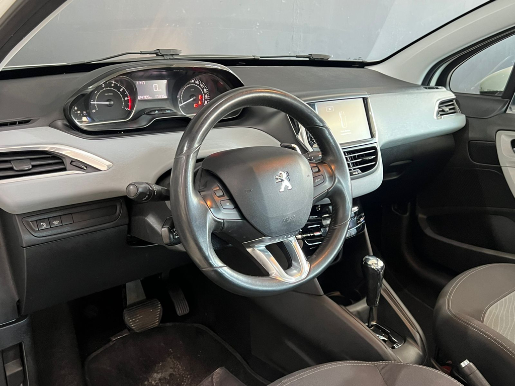 Peugeot 208 Branco