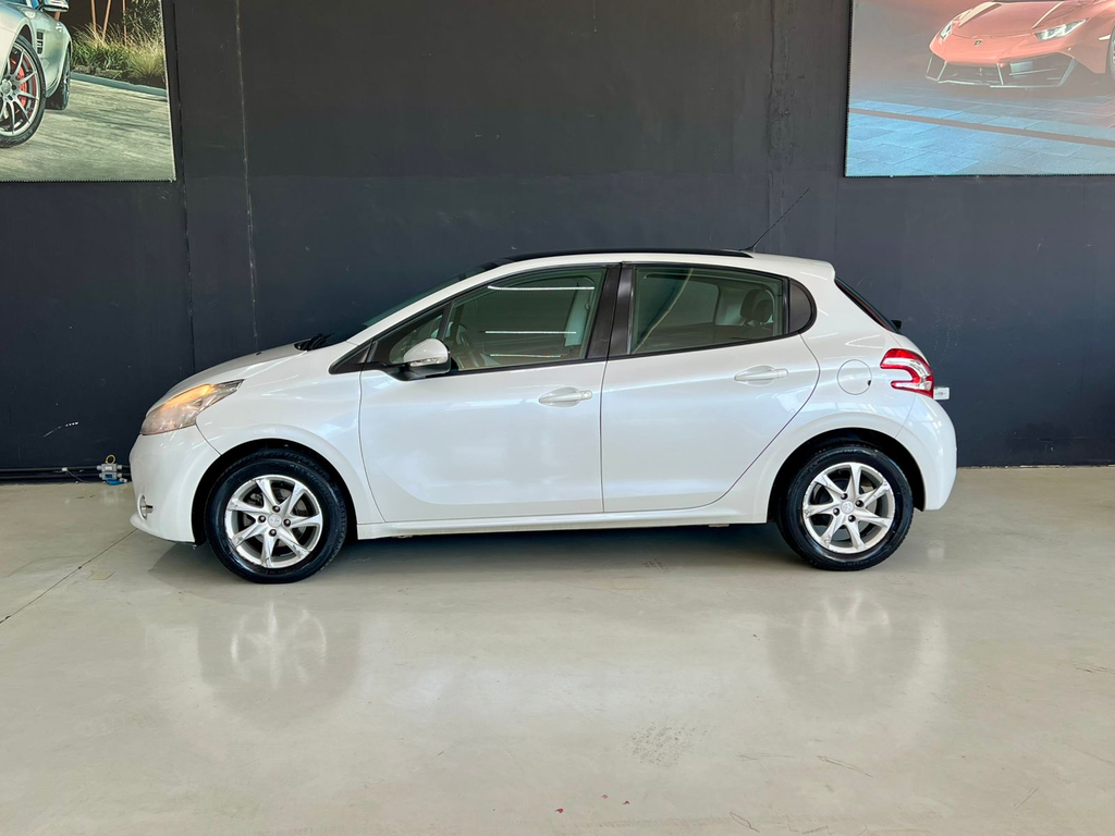Peugeot 208 Branco