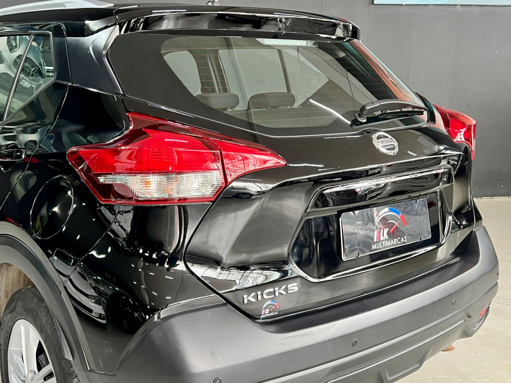 Nissan Kicks Preto