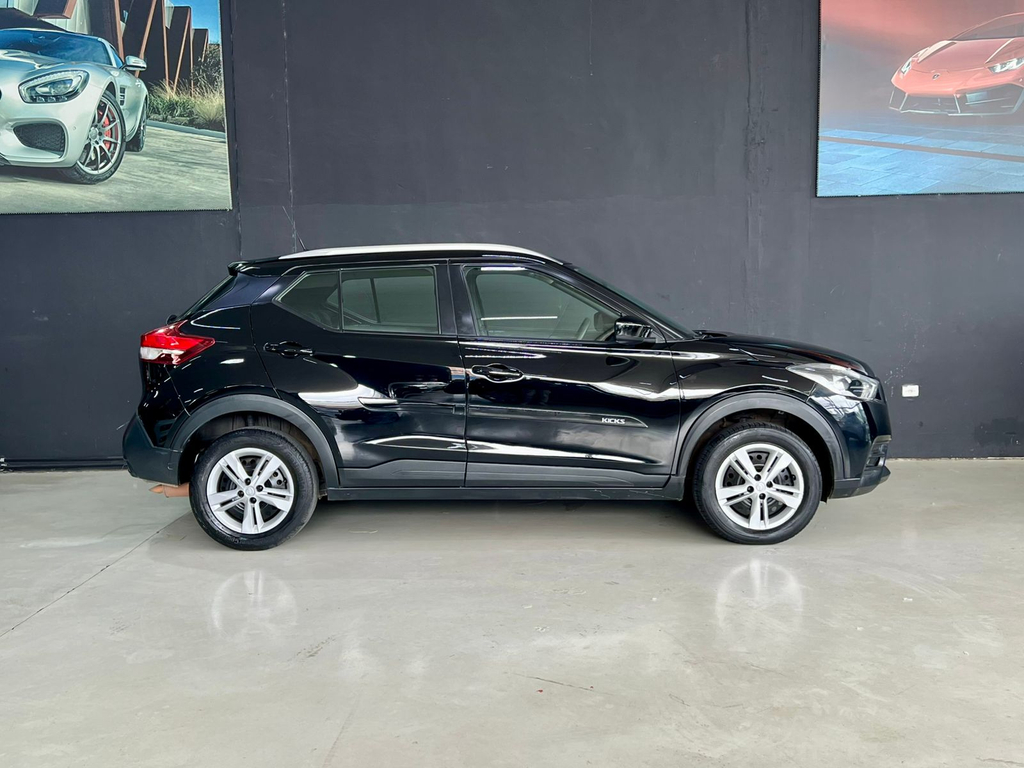 Nissan Kicks Preto