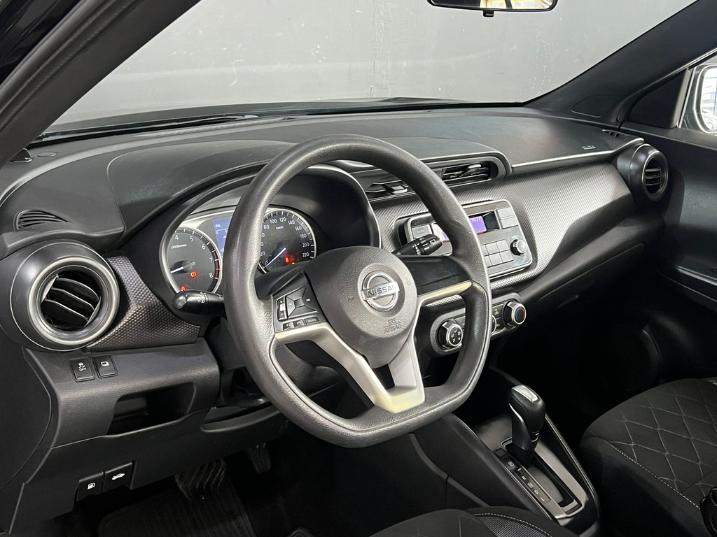 Nissan Kicks Preto