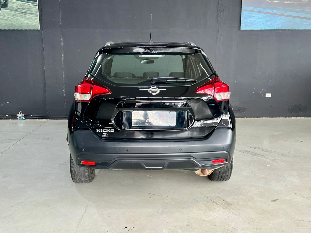 Nissan Kicks Preto