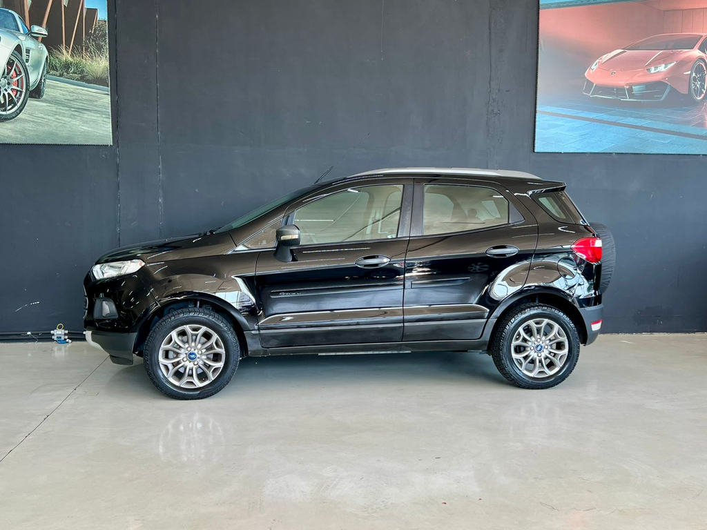 Ford EcoSport Preto