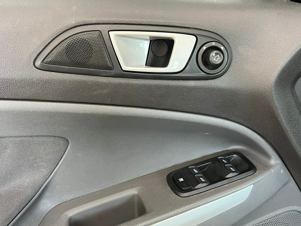 Ford EcoSport Preto