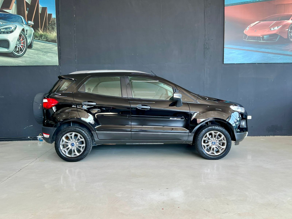 Ford EcoSport Preto