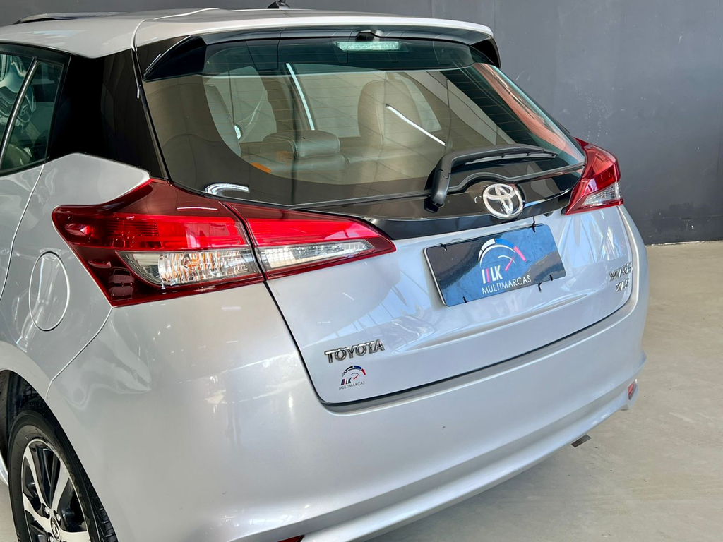Toyota Yaris Hatch Prata