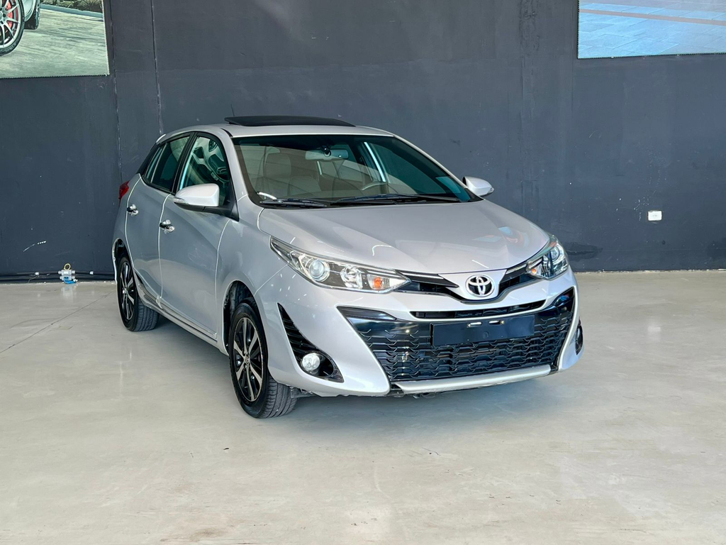 Toyota Yaris Hatch Prata