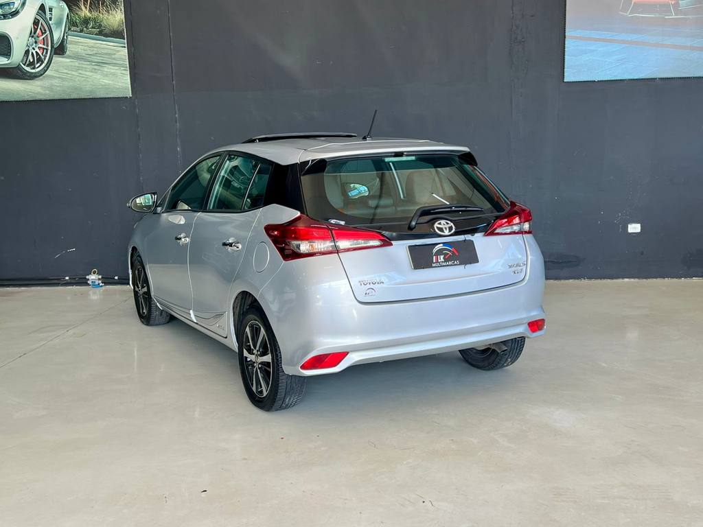 Toyota Yaris Hatch Prata