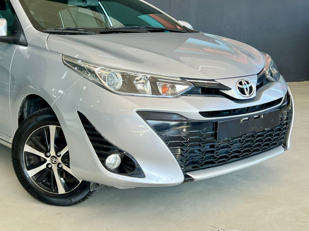 Toyota Yaris Hatch Prata