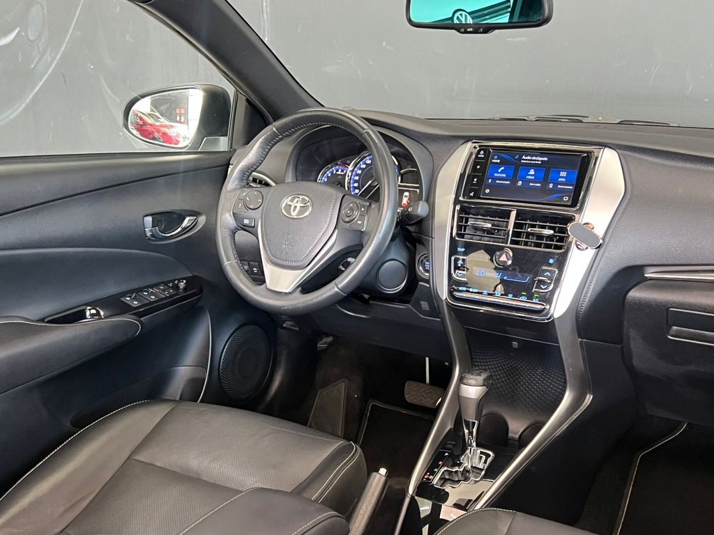 Toyota Yaris Hatch Prata