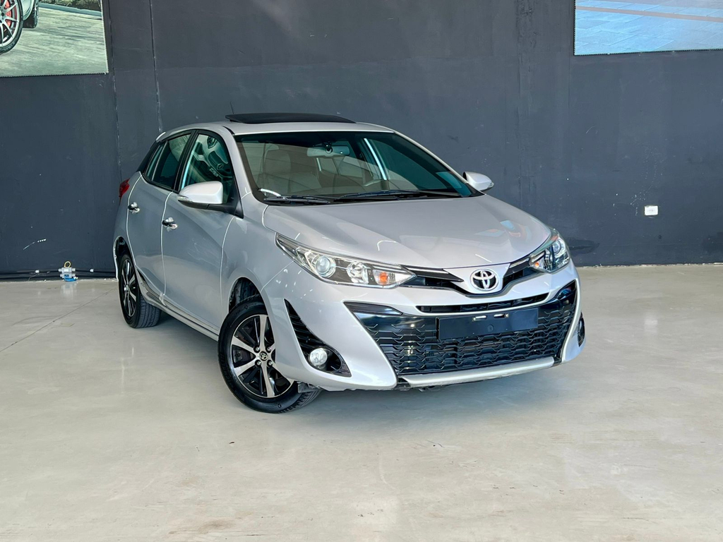 Toyota Yaris Hatch Prata