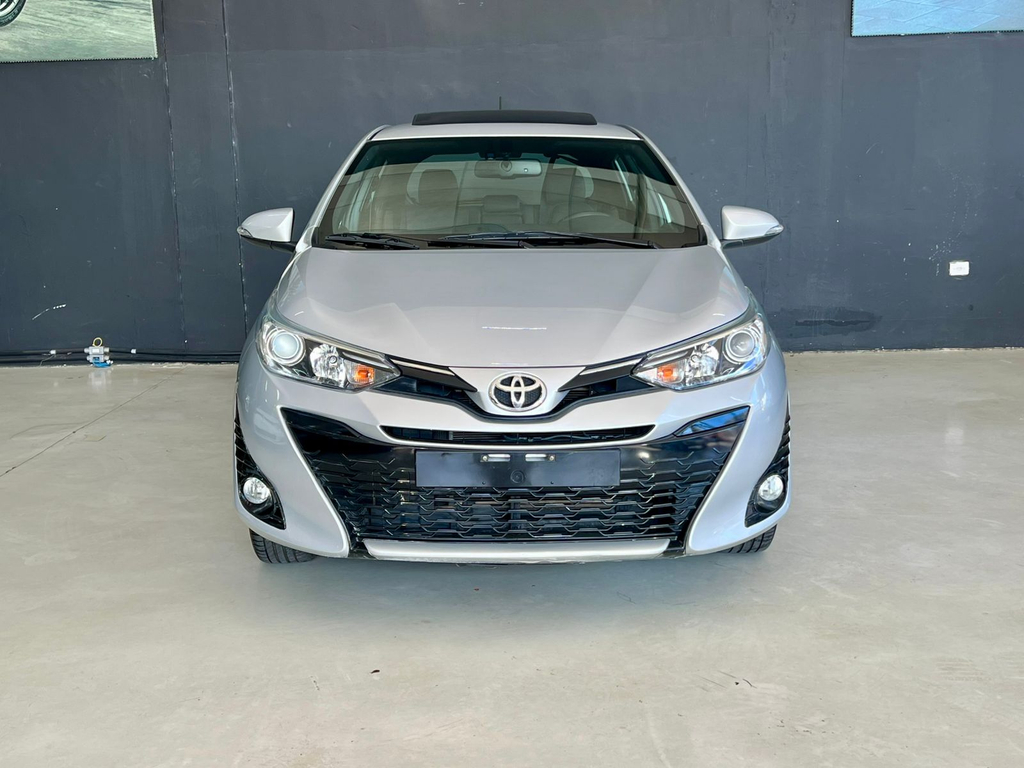 Toyota Yaris Hatch Prata