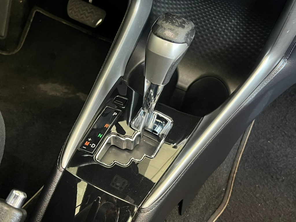 Toyota Yaris Hatch Prata