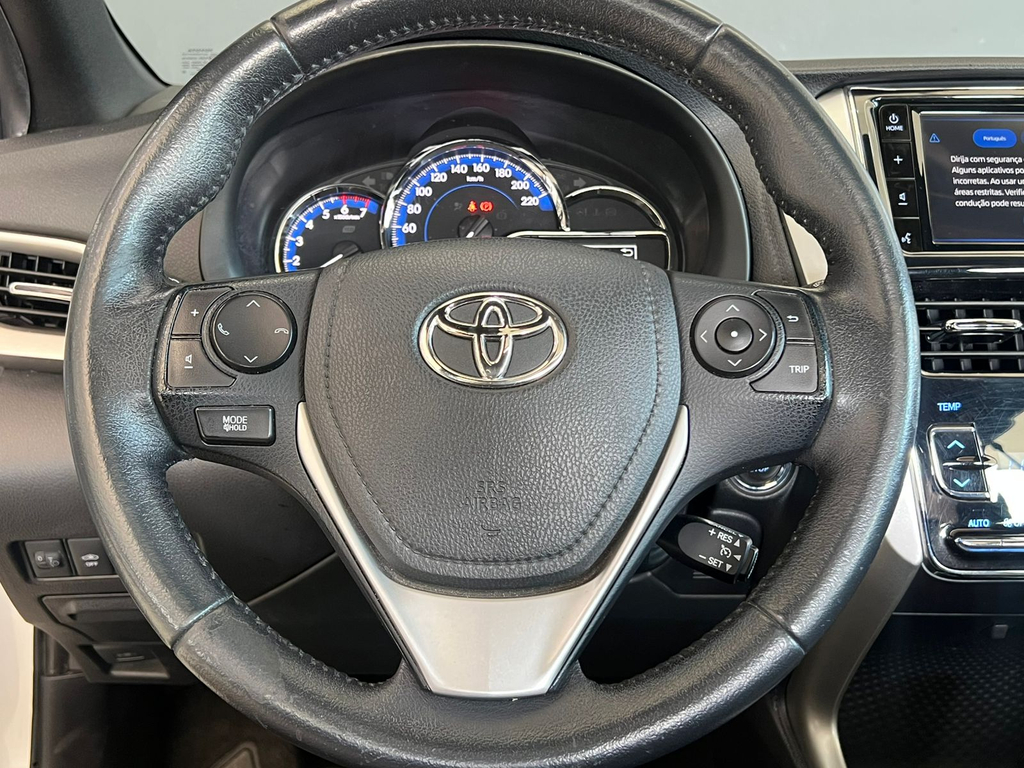 Toyota Yaris Hatch Prata