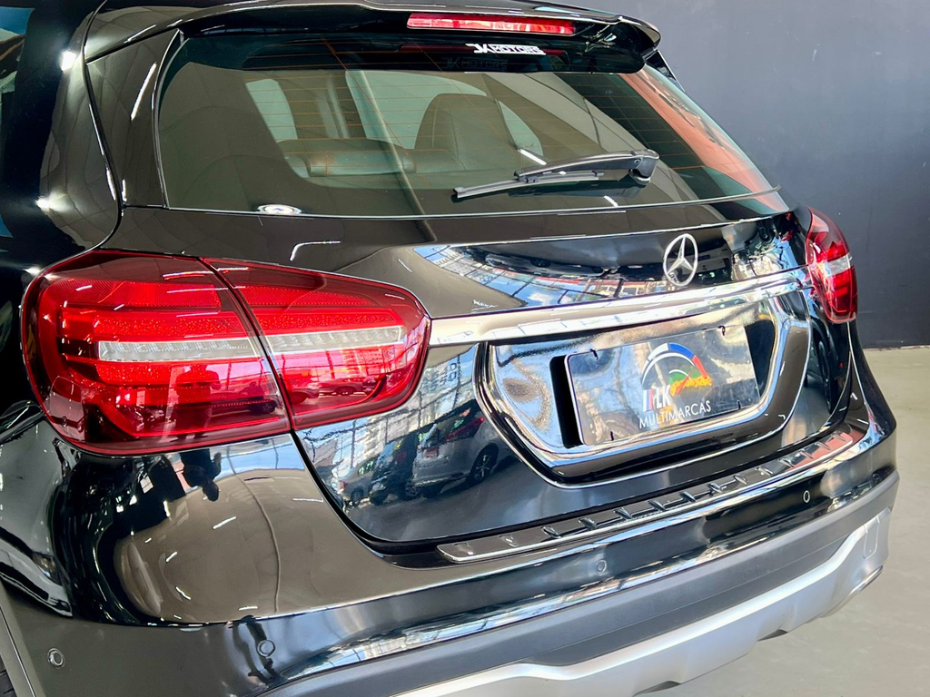 Mercedes Benz GLA-200 Preto