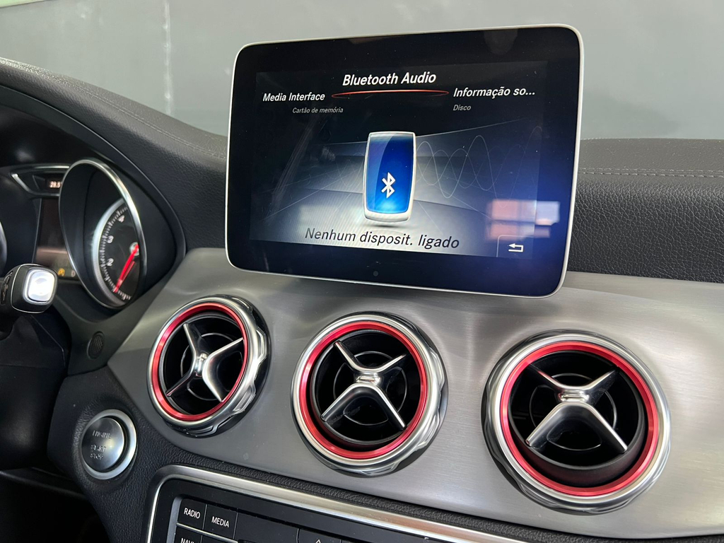 Mercedes Benz GLA-200 Preto