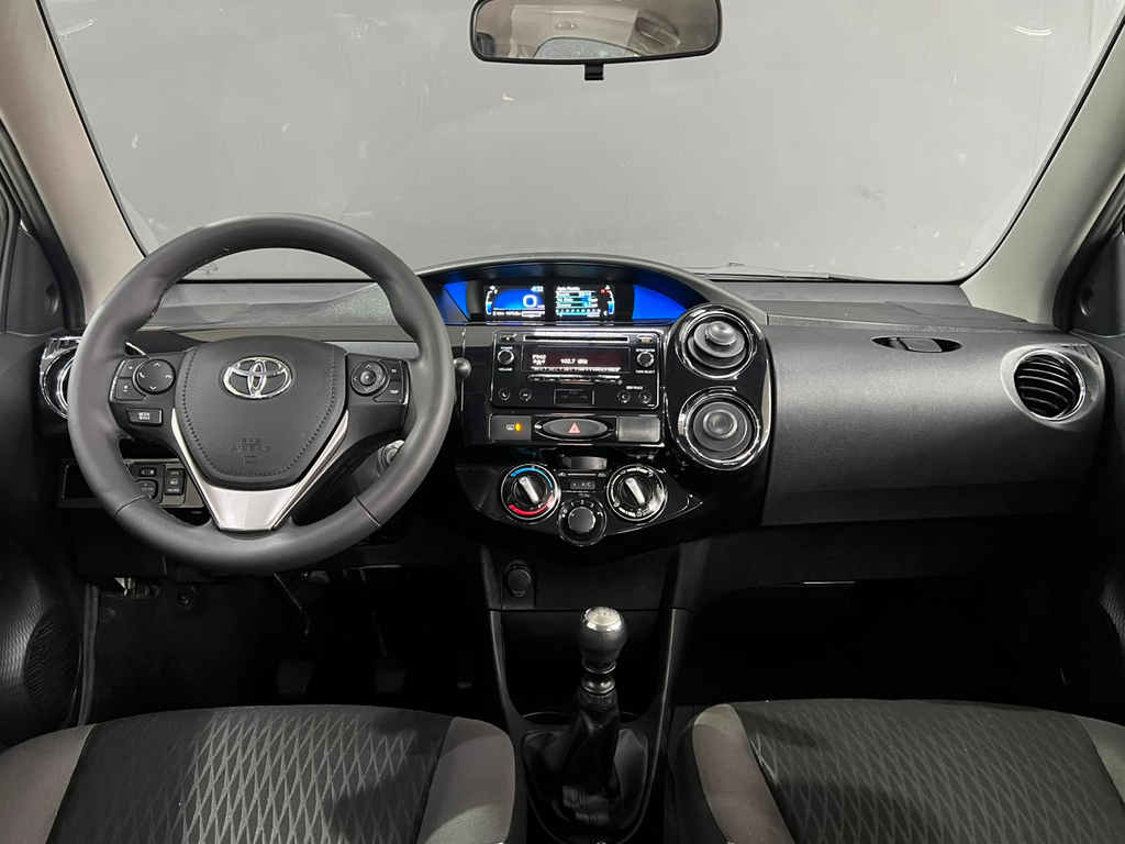 Toyota ETIOS Branco