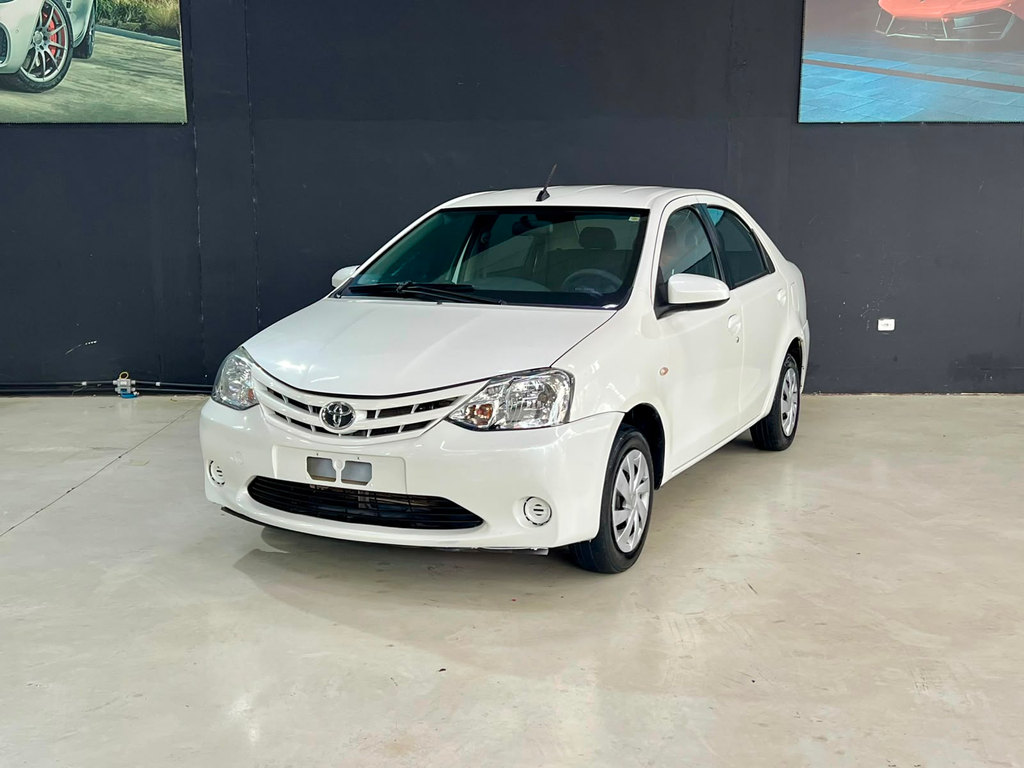 Toyota ETIOS Branco