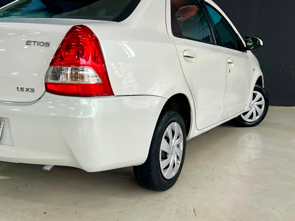 Toyota ETIOS Branco