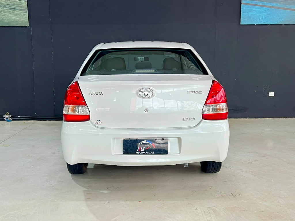 Toyota ETIOS Branco