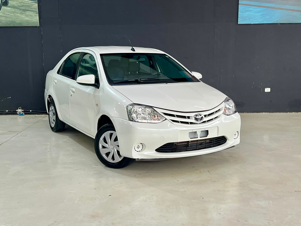 Toyota ETIOS Branco