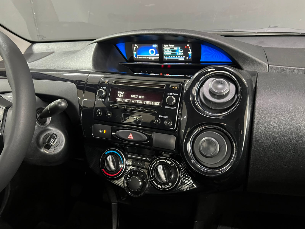 Toyota ETIOS Branco