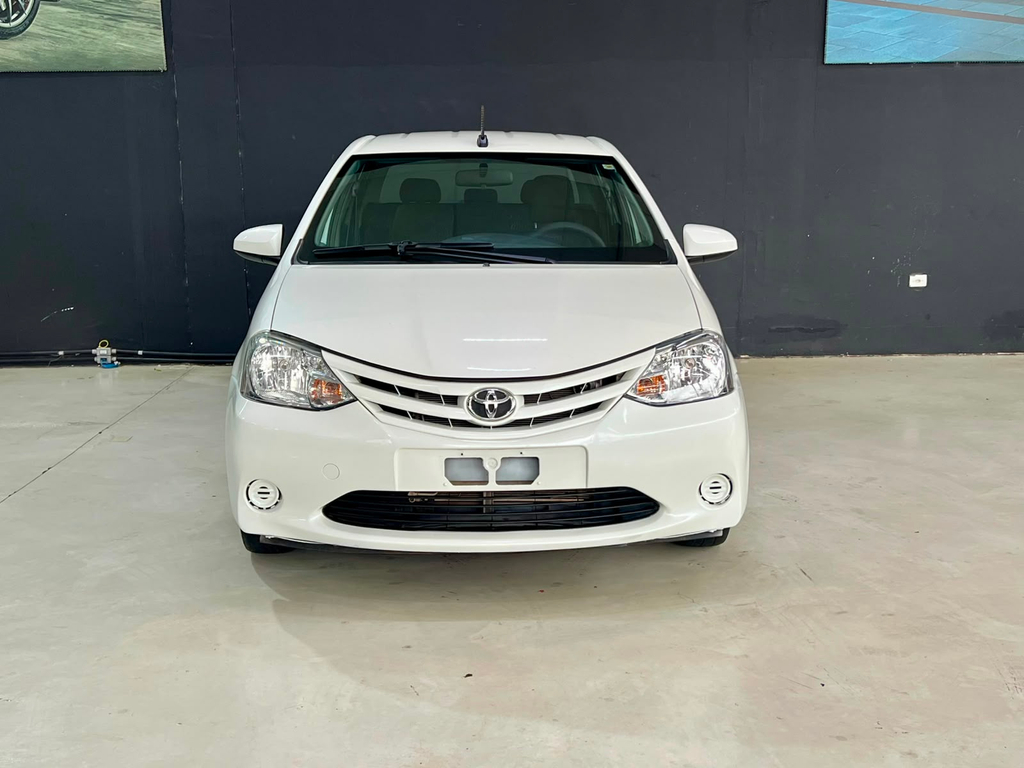 Toyota ETIOS Branco