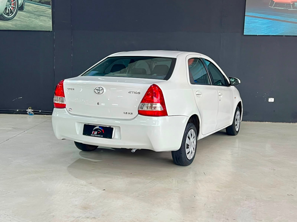 Toyota ETIOS Branco