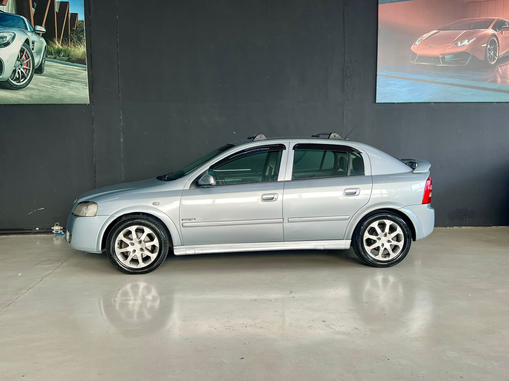 Chevrolet Astra Hatch Prata