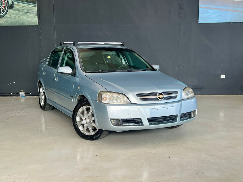 Chevrolet Astra Hatch Prata