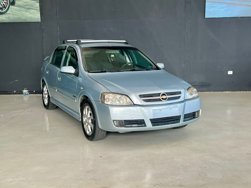 Chevrolet Astra Hatch Prata
