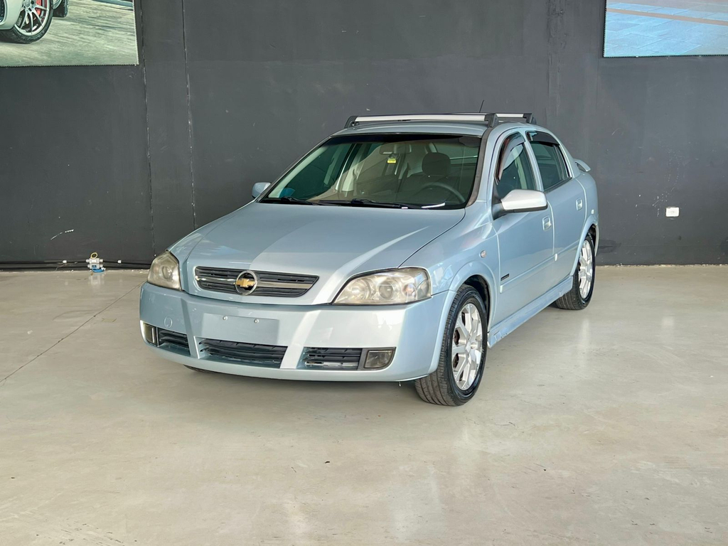 Chevrolet Astra Hatch Prata
