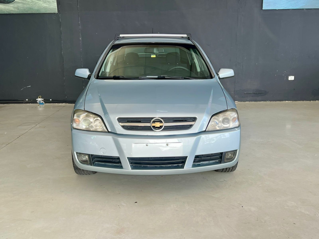 Chevrolet Astra Hatch Prata