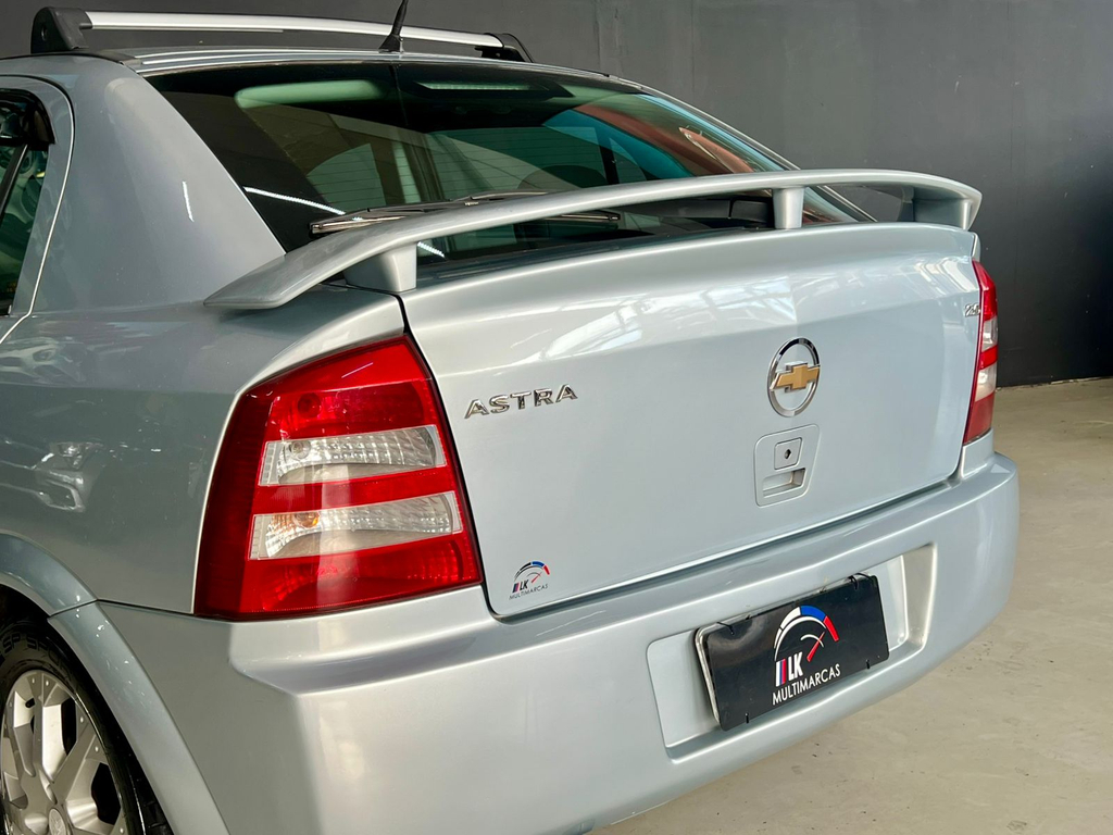 Chevrolet Astra Hatch Prata