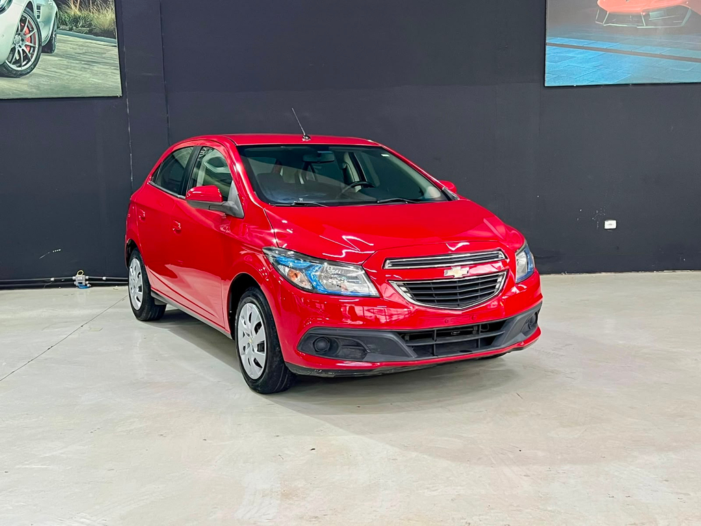 Chevrolet Onix Vermelho