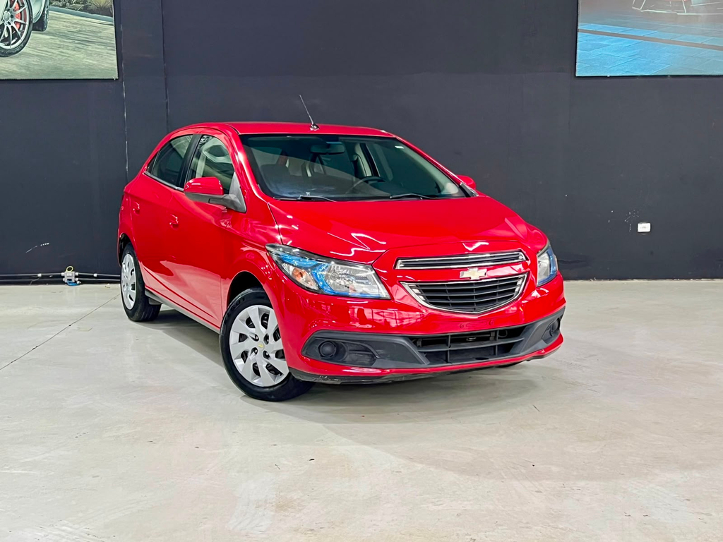 Chevrolet Onix Vermelho