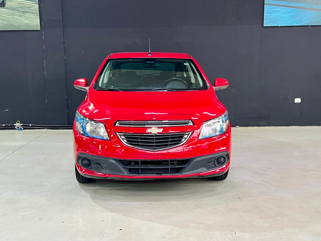 Chevrolet Onix Vermelho