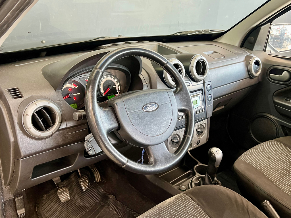 Ford EcoSport Preto