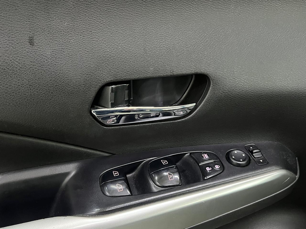 Nissan Kicks Cinza