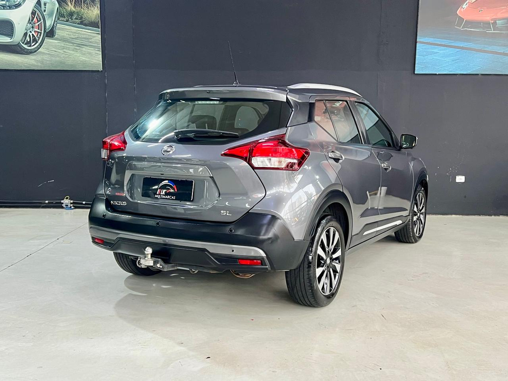 Nissan Kicks Cinza