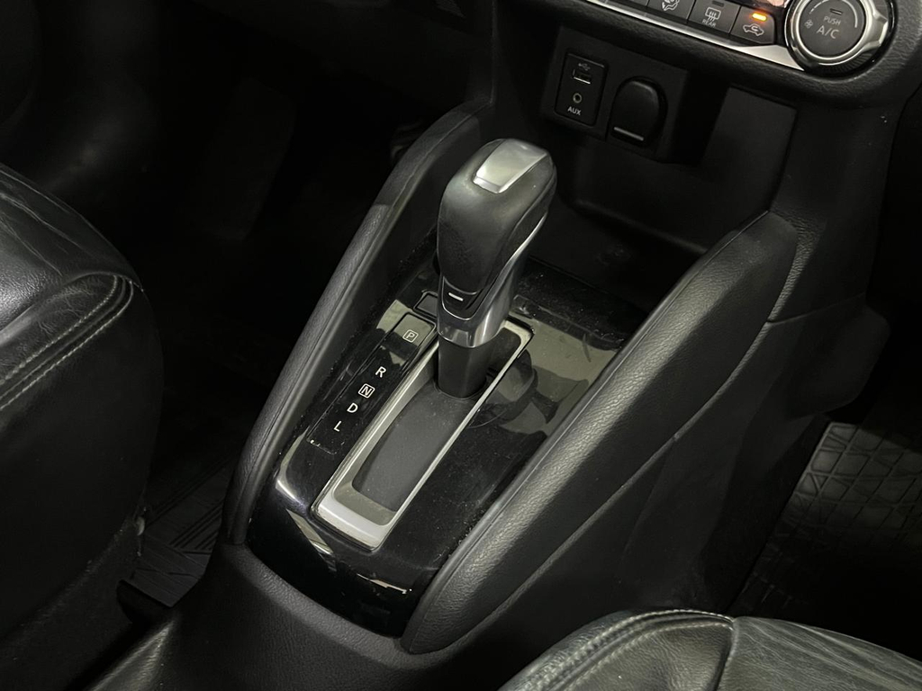 Nissan Kicks Cinza