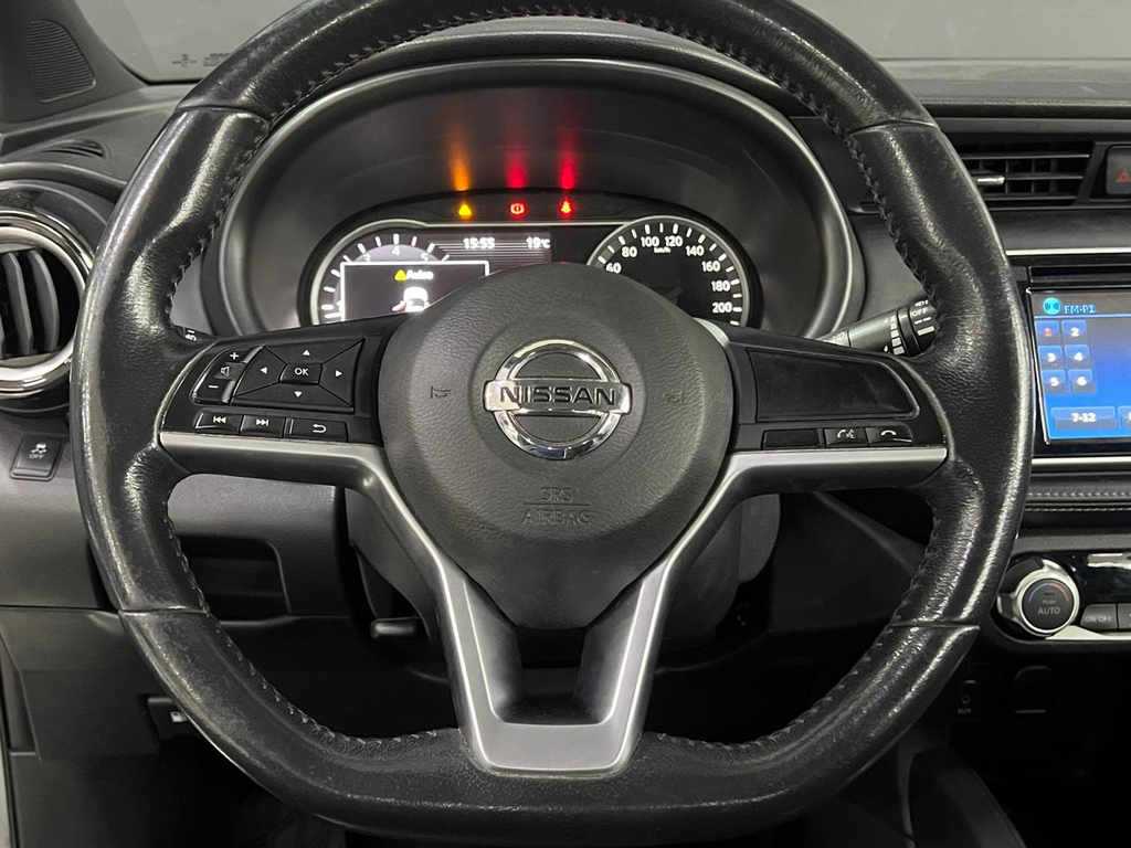 Nissan Kicks Cinza