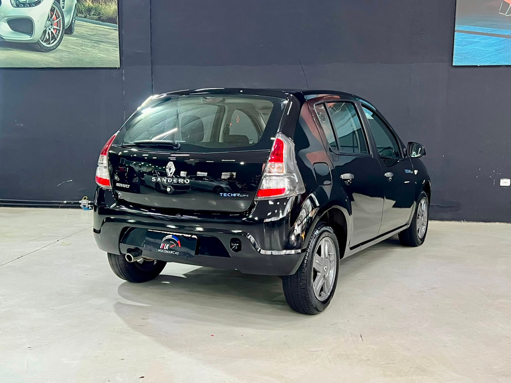 Renault Sandero Preto
